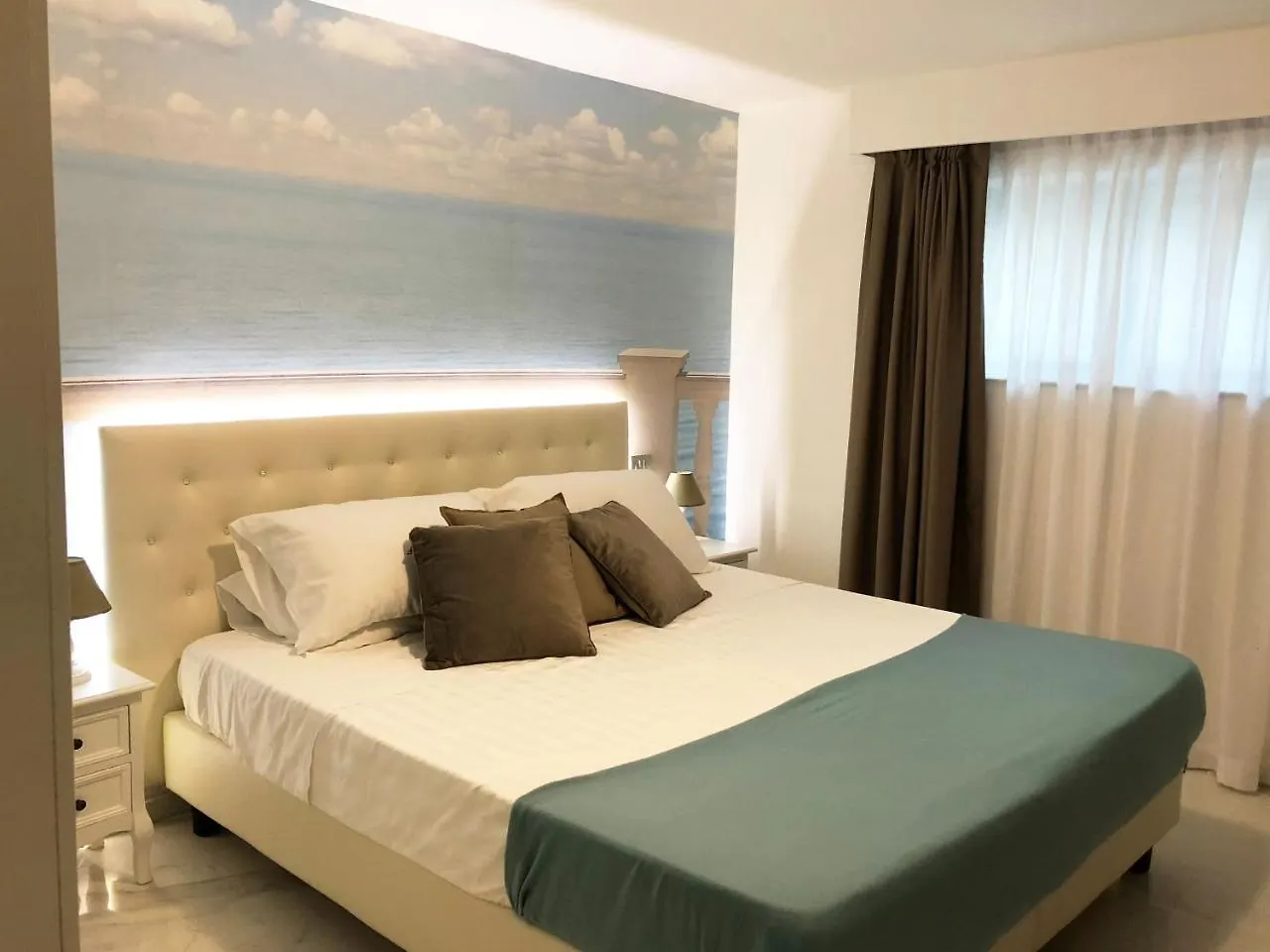 Marina Centro Suite Rimini 0*,  Italy