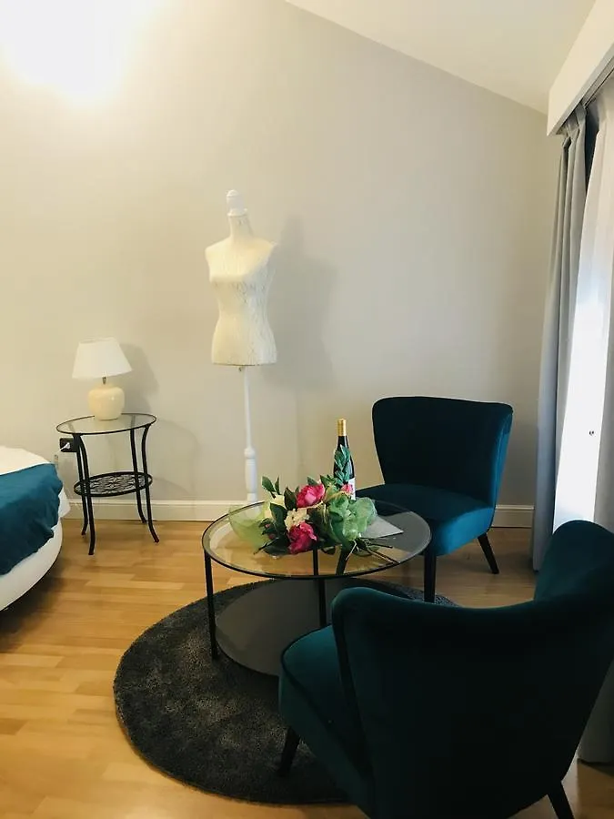 Marina Centro Suite Rimini 0*,